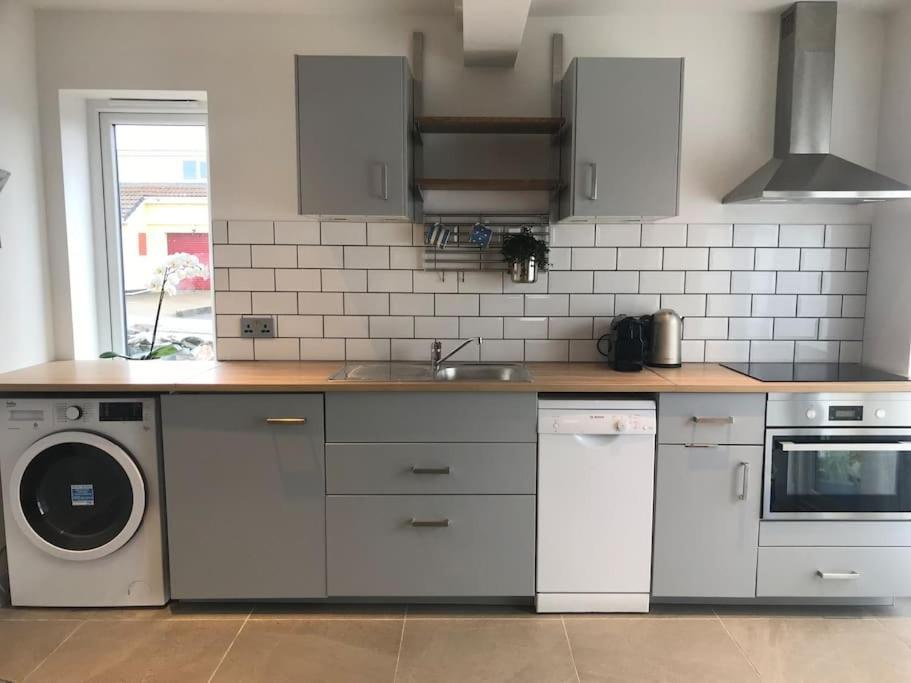 St Agnes Perfect Location, Hot Tub, Sea Views, Gym Apartment Bagian luar foto